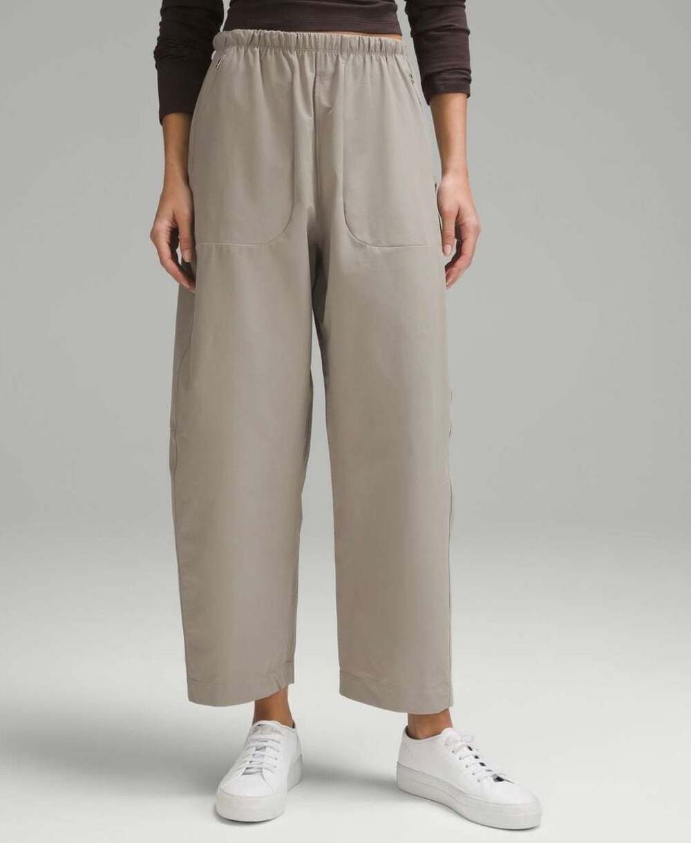 Lululemon Lightweight Mid-Rise Barrel-Leg Cropped Pant Size 14
